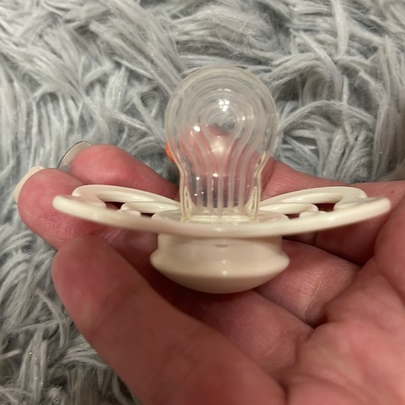 Bibs pacifier in cream - Picture 3 of 3